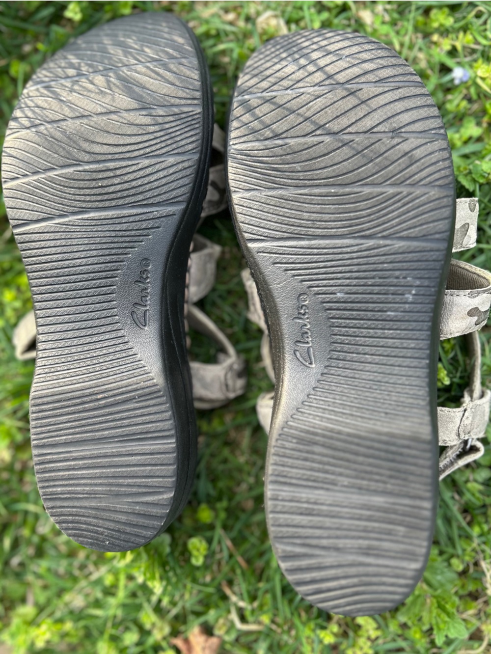 CLARKS ‘Merliah Rose’ Olive Camo Strappy Wedge Sandals Size 8W - Picture 3 of 6